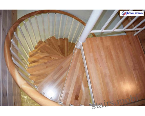 Винтовая лестница Кама пластиковый поручень накладки на ступени бук D1800 H=2920